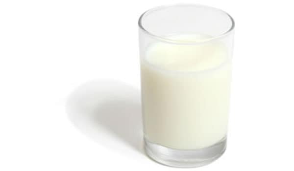 Low-fat dairy products like skim milk and yogurt are great sources of calcium, an important mineral for hair growth.