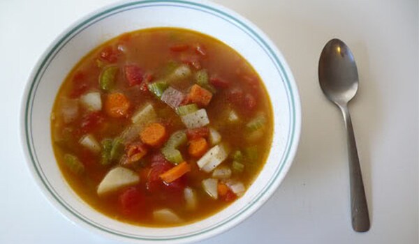 Eat salads blanched in boiling water to disinfect them, vegetable soup, which will keep you warm and healthy and drink the usual 8-10 glasses of water.