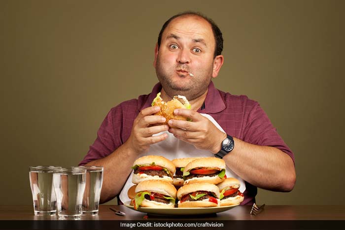 Overeating before or while traveling can lead to stomach troubles like acidity.