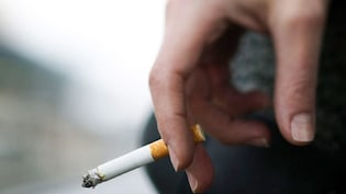 सिगरेट पकड़ने का अंदाज खोल सकता है आपकी पर्सनैलिटी के राज!