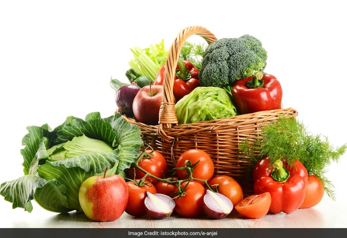 Malnutrition and nutrient deficiencies cause low sperm count. Deficiency of Vitamin C, Zinc, selenium etc can reduce sperm count. So, try having a diet rich in these nutrients.