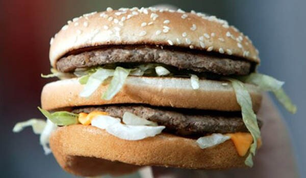 Unhealthy eating habits like having junk foods, fast foods and skipping meals aggravate acne, may result in constipation and cause skin problems as well.