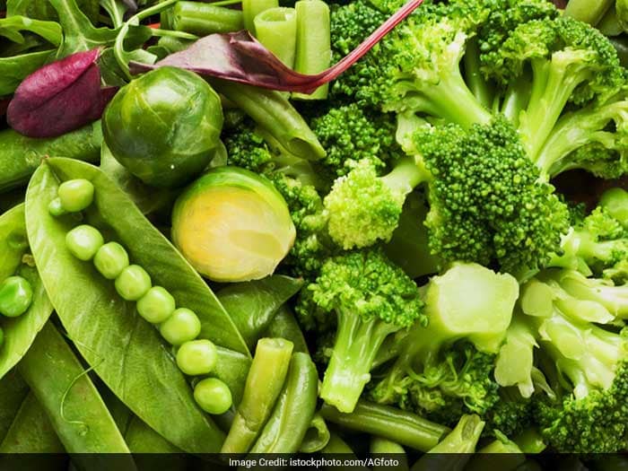 A diet rich in antioxidants like broccoli, red peppers, cauliflower and other yellow, red and green vegetables that are high in vitamins A, C and E that fight the oxidation that damages your tissues.