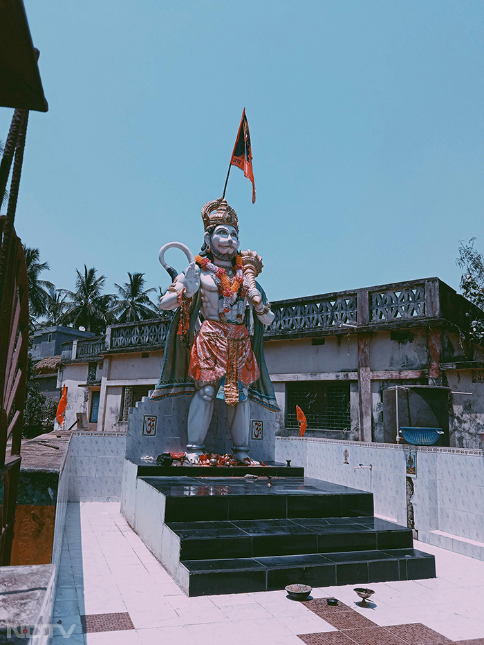 Recitation of the Hanuman Chalisa, a hymn in praise of Lord Hanuman, is a common ritual performed throughout the day. (Pexels)