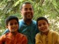 Photo : Meet Chetan Bhagat, a doting father