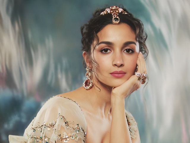 Kareena Kapoor: Latest News, Photos, Videos on Kareena Kapoor ...