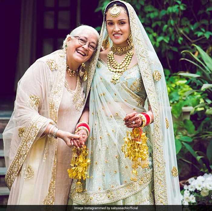 अमिताभ की ऑन-स्क्रीन वाइफ की बेटी ने की शादी, देखें फोटोज़