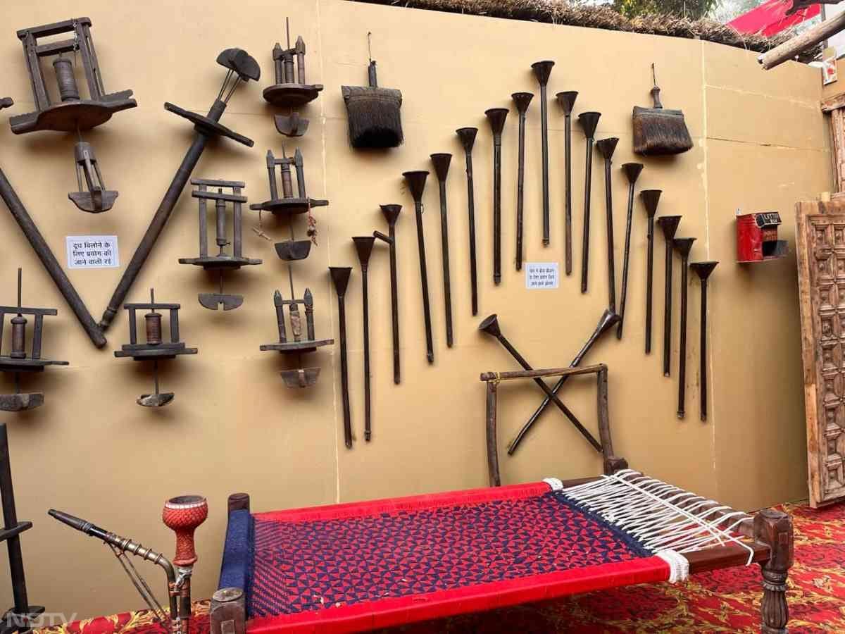 सूरजकुंड मेले का आयोजन हरियाणा के फरीदाबाद स्थित सूरजकुंड क्राफ्ट ग्राउंड में आयोजित किया जा रहा है.