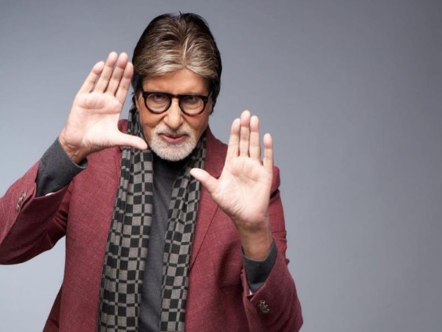 Amitabh Bachchan Birthday: 'सात हिंदुस्तानी' से 'झुंड' तक...बिग बी की इन 10 फिल्मों को एक बार जरूर देखें