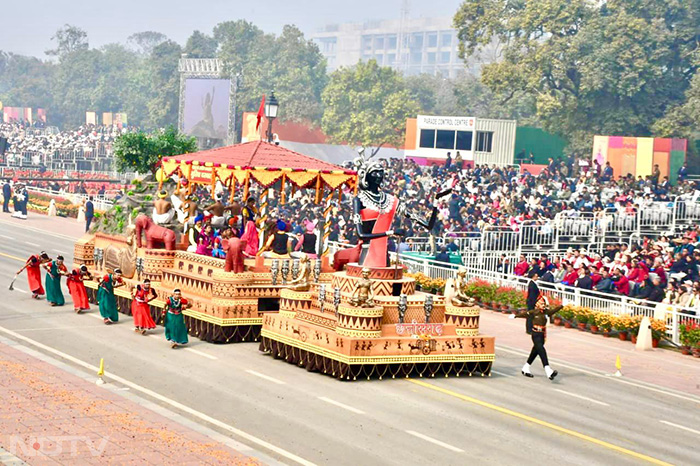 क्षेत्रीय लोगों ने बताया कि मुरिया दरबार का पहला आयोजन 08 मार्च 1876 को पहली बार हुआ था.
(फोटो/कंटेंट- अंबु शर्मा)