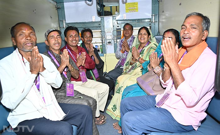 चिरको पंचायत के सरपंच हरिराम पटेल ने बताया कि उनके गांव में रामलला के दर्शन को लेकर बहुत उत्साह है. छत्तीसगढ़ में रामलला भांचा राम के रूप में पूजे जाते हैं. इस बार उनके गांव से 6 लोग दर्शन के लिए जा रहे हैं.