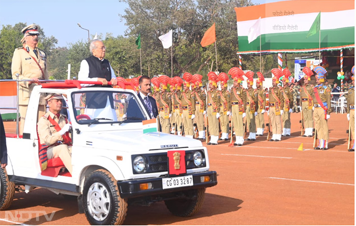 Chhattisgarh: रायपुर में राज्यपाल तो जगदलपुर में सीएम ने फहराया तिरंगा, देखिए तस्वीरें