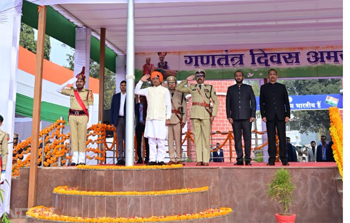 Chhattisgarh: रायपुर में राज्यपाल तो जगदलपुर में सीएम ने फहराया तिरंगा, देखिए तस्वीरें
