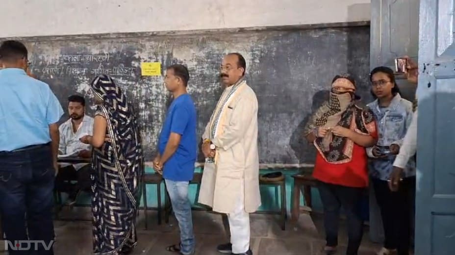 Lok Sabha Election Phase 3rd Voting: PM मोदी, शिवराज चौहान से लेकर डिप्टी सीएम अरुण साव ने डाला वोट, देखें तस्वीरें