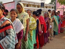 Loksabha Election : नक्सलियों के गढ़ बस्तर में 60000 जवानों की सुरक्षा के साये में वोटिंग शुरू, देखें उत्साह की तस्वीरें