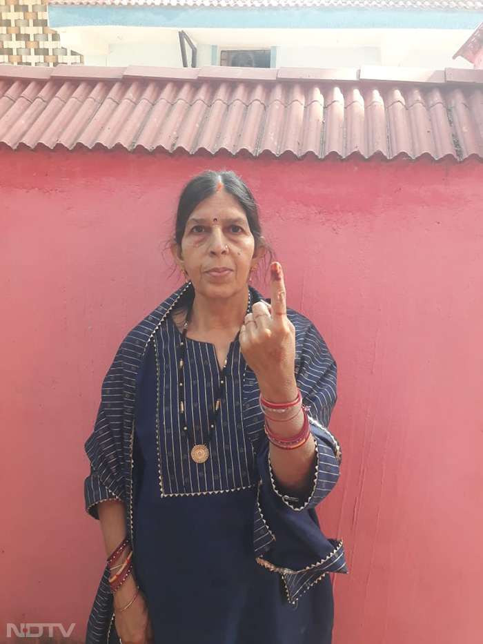 मध्‍य प्रदेश चुनाव में जमकर हो रहा मतदान, मतदाताओं ने NDTV के साथ शेयर की सेल्‍फी