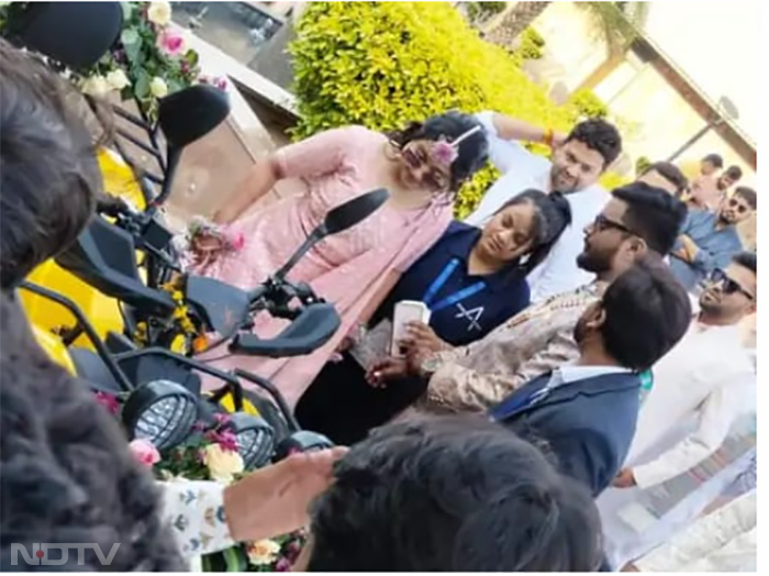 एमपी सीएम के बेटे की पुष्कर में शादी, दुल्हन के साथ डेज़र्ट बाइक पर की एंट्री, देखें शाही शादी की रस्मों की तस्वीरें