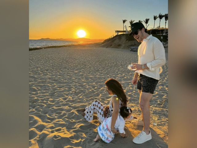 In Pics: Priyanka Chopra ने पति निक जोनास और बेटी मालती संग समुद्र किनारे मनाया न्यू ईयर वेकेशन
