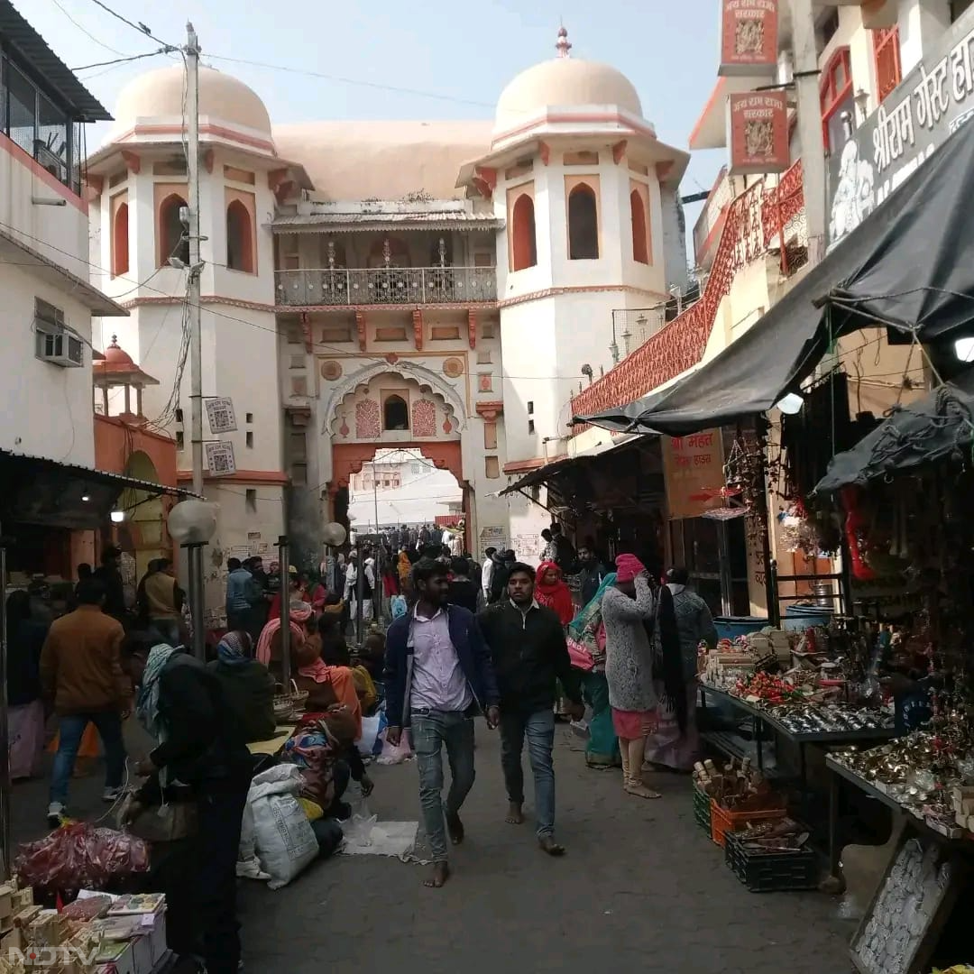 अयोध्या के श्रीराम का ओरछा से है 600 साल पुराना नाता, हिंदू-मुस्लिम दोनों श्रद्धा से झुकातें हैं सिर