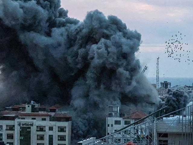 Photo : मलबा, मौत, डर: इज़राइल-हमास युद्ध के दर्द को बयां करती 10 तस्‍वीरें