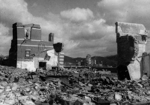 <span class="lh16 fa fs12 fb">This handout picture, released from the Hiroshima Peace Memorial Museum, taken by Yoshimi Nakamae in October 1945, shows landscape of central Hiroshima, two months after bombing of the world's first atomic bomb on August 6, 1945, A-bomb Dome is seen in center. (AFP Photo)</span>