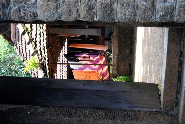 <b>Walk in: </b>A small gate leading to a street in Aranmula. The city apart from having a reflection of the past also has a refreshing ambience about itself. (Image: Ketki Angre)