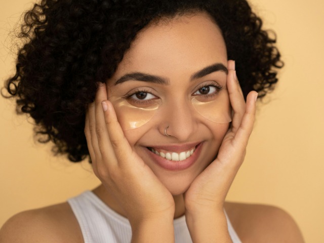 डार्क सर्कल्&zwj;स को गायब करने के 5 DIY