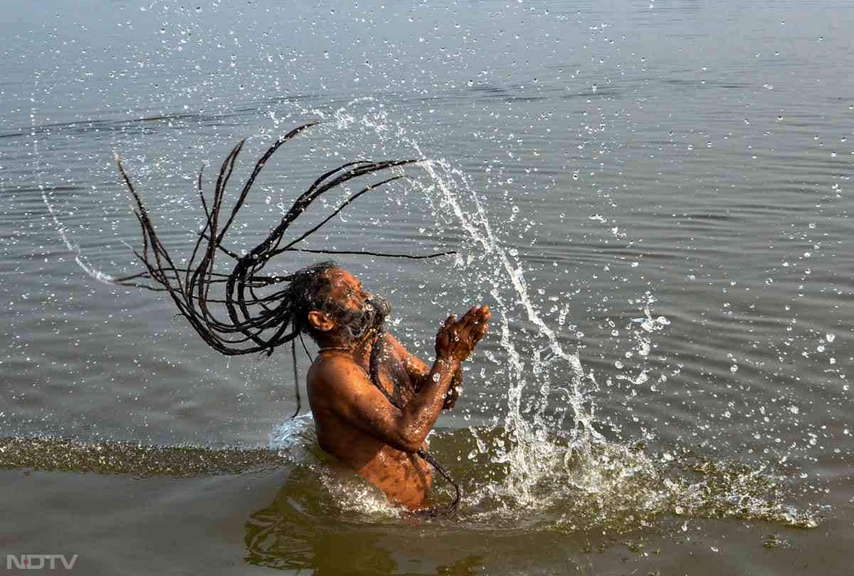 तीसरा प्रमुख स्नान माघ पूर्णिमा को है, जो 1 फरवरी को मनाई जाएगी. माघ पूर्णिमा का स्नान सनातन धर्म में अत्यंत पुण्यदायी माना गया है.