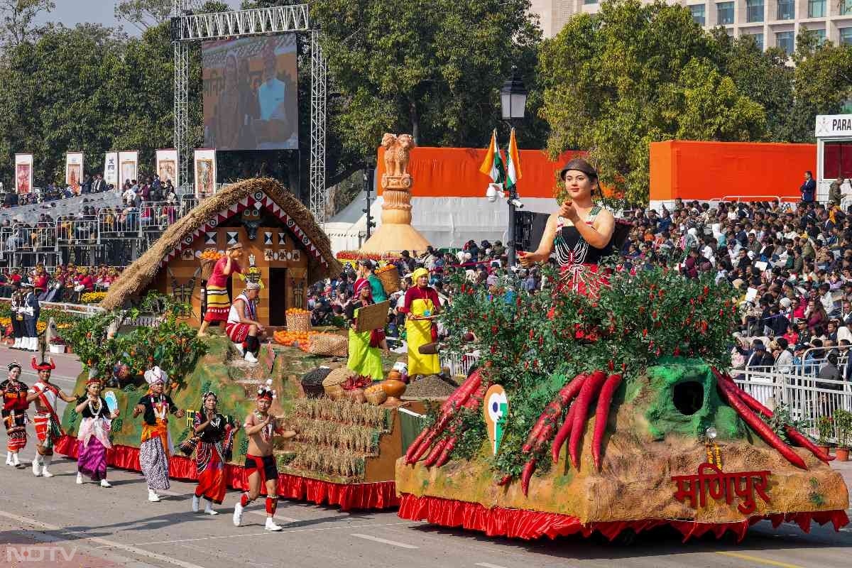 77वां गणतंत्र दिवस... कर्तव्य पथ पर राज्यों और मंत्रालयों की झांकियों में दिखा भारत का दम, देखें तस्वीरें