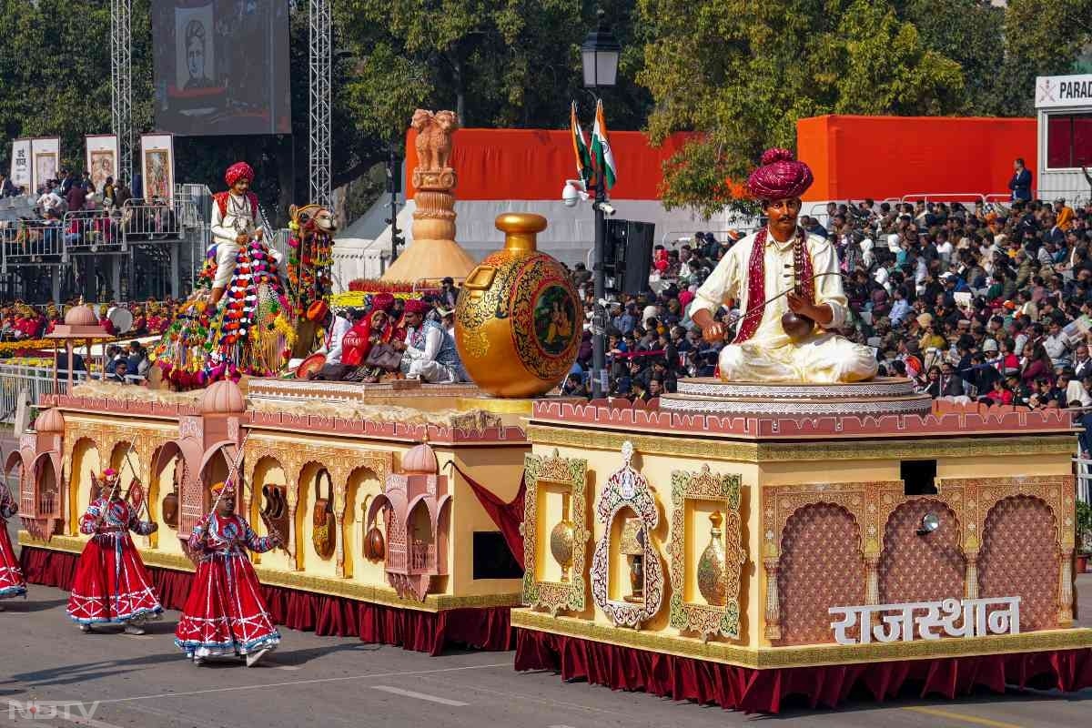 77वां गणतंत्र दिवस... कर्तव्य पथ पर राज्यों और मंत्रालयों की झांकियों में दिखा भारत का दम, देखें तस्वीरें