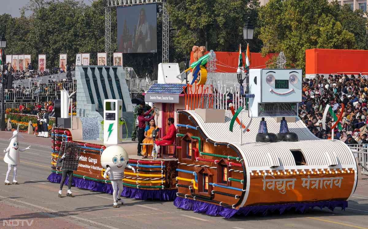 77वां गणतंत्र दिवस... कर्तव्य पथ पर राज्यों और मंत्रालयों की झांकियों में दिखा भारत का दम, देखें तस्वीरें