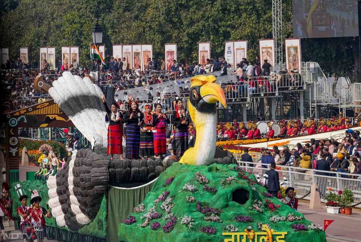 77वां गणतंत्र दिवस... कर्तव्य पथ पर राज्यों और मंत्रालयों की झांकियों में दिखा भारत का दम, देखें तस्वीरें