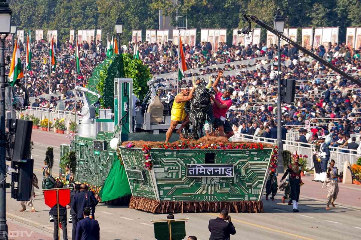 77वां गणतंत्र दिवस... कर्तव्य पथ पर राज्यों और मंत्रालयों की झांकियों में दिखा भारत का दम, देखें तस्वीरें