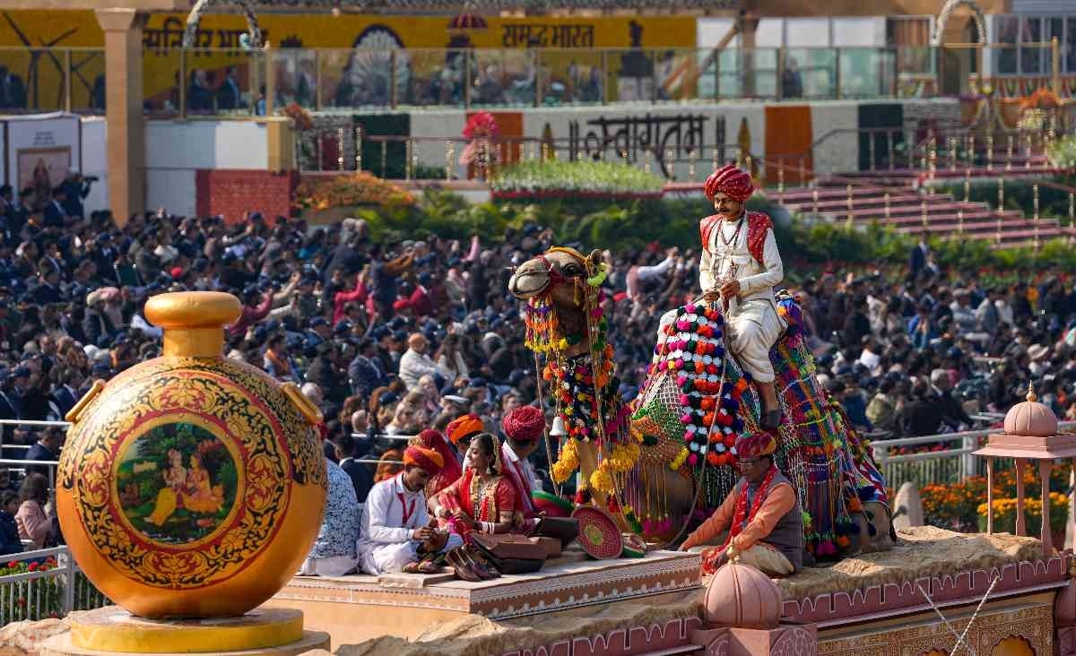 77वां गणतंत्र दिवस... कर्तव्य पथ पर राज्यों और मंत्रालयों की झांकियों में दिखा भारत का दम, देखें तस्वीरें