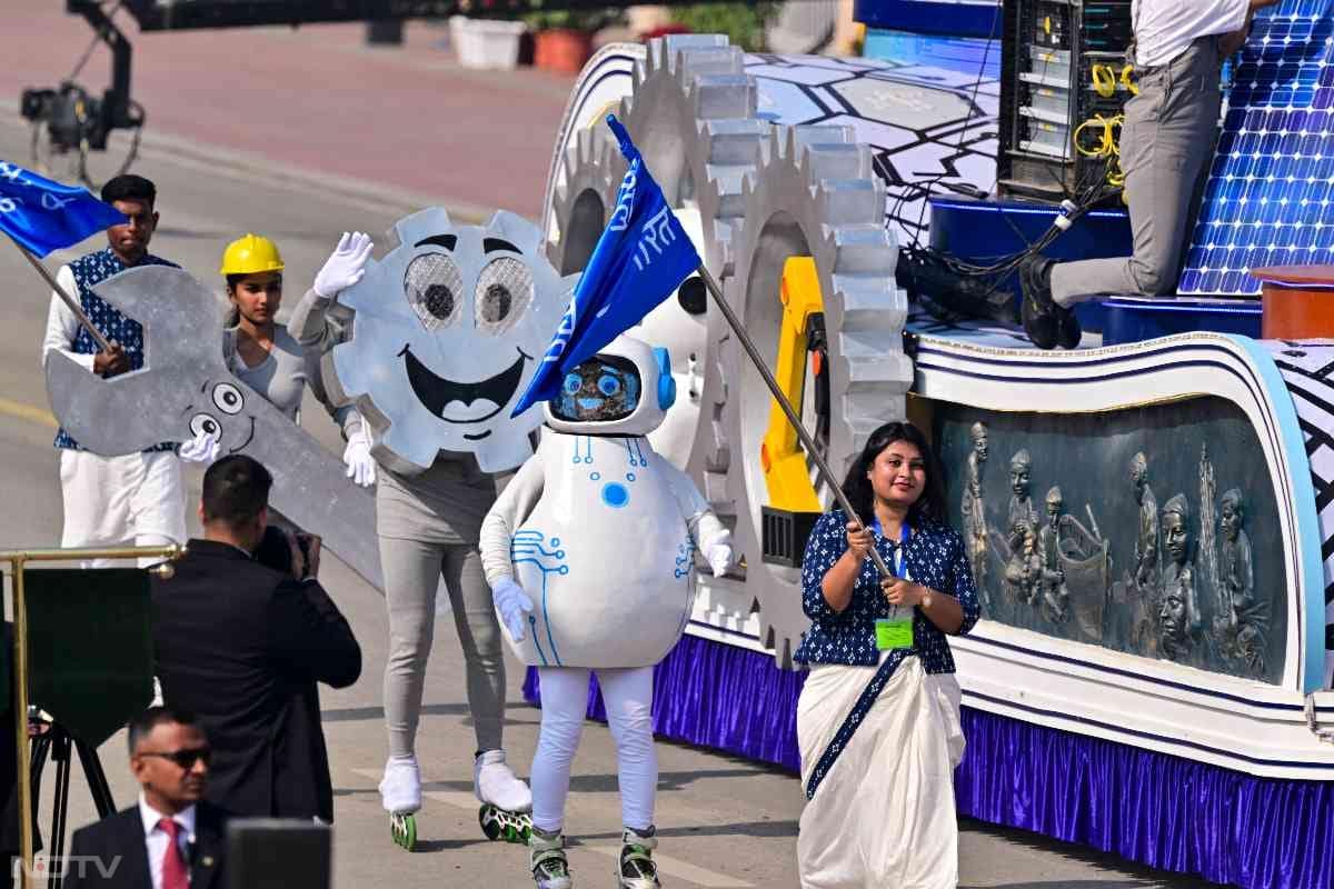 77वां गणतंत्र दिवस... कर्तव्य पथ पर राज्यों और मंत्रालयों की झांकियों में दिखा भारत का दम, देखें तस्वीरें