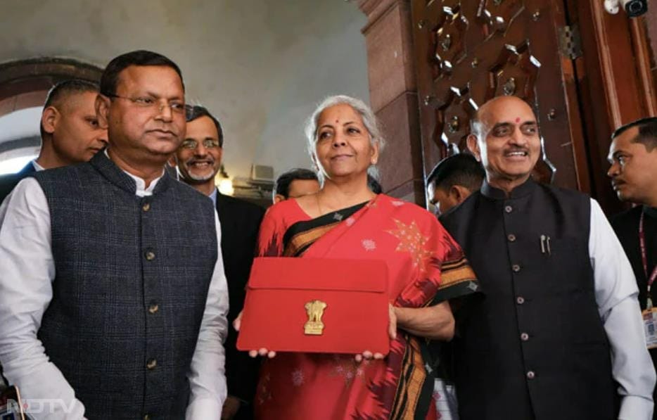 Nirmala Sitharaman wore a red and black temple border saree with Kasuti threadwork while presenting the Union Budget in 2023.