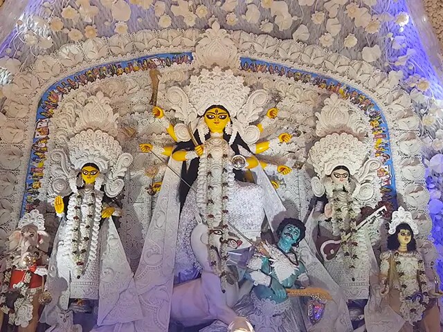 দেখে নিন এক নজরে কলকাতার কিছু বিখ্যাত পুজো প্যান্ডেল