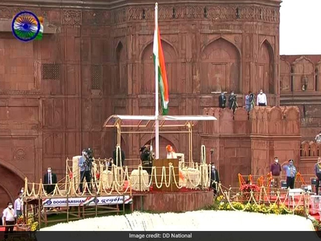 74वां स्वतंत्रता दिवस: प्रधानमंत्री नरेंद्र मोदी ने तिरंगा फहराया