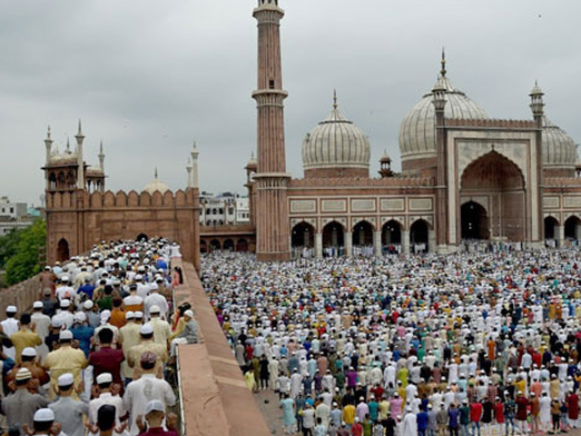 Photo : Eid-Al-Adha Celebration In Pictures
