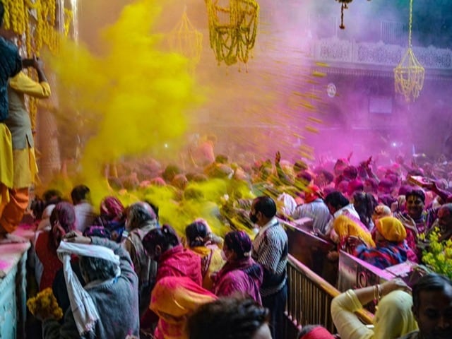Photo : In Pics: 40-Day Holi Celebrations Begin At Bankey Bihari Temple In Mathura