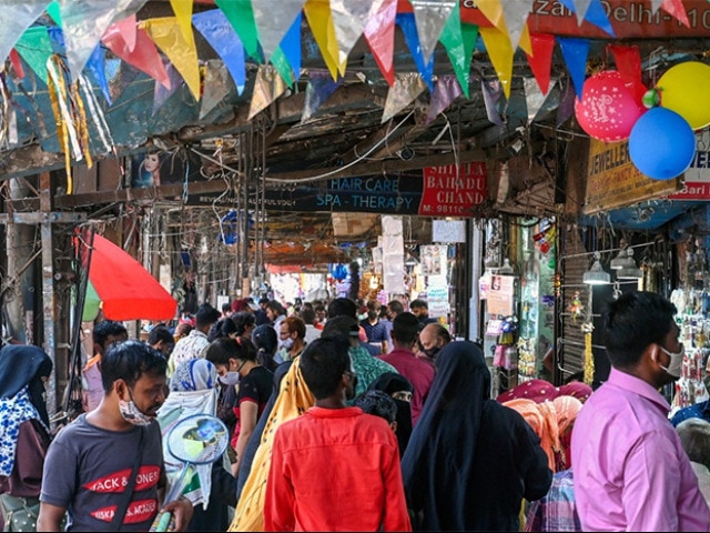 Photo : In Pics: Crowds Return To Delhi Markets As City Unlocks