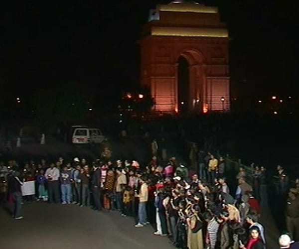 Candles were lit across the country to mark the first anniversary of the 26/11 attacks.<br><br>In New Delhi, people gathered at the India Gate, holding hands, in solidarity. (NDTV Photo)