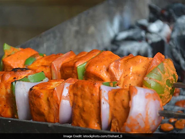 <strong><a href="https://food.ndtv.com/recipe-achari-paneer-tikka-951929">Click here for recipe</a></strong><br>
Most of us have eaten the delicious paneer tikka, but if you are looking for a new taste, then achari paneer tikka will become your number one favourite. Marinated with dahi and spices, this dish can be grilled on pan or oven.