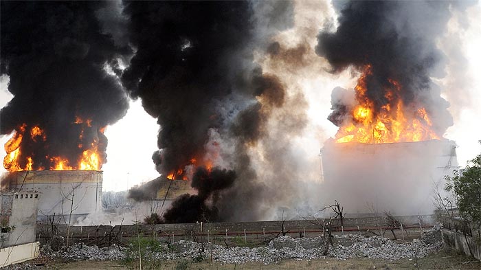 A massive fire erupted at the Indian Oil Corporation's fuel depot in Sitapura industrial area on the outskirts of Jaipur on October 29, 2009, killing six people and injuring 150. (AFP)