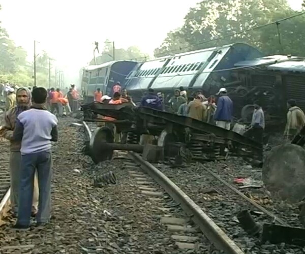 "I am monitoring the situation and have asked senior railway officials to rush to the spot," Railway minister Mamata Banerjee said from Delhi. (NDTV Photo)