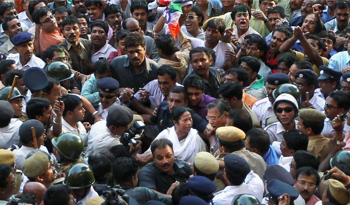 People of West Bengal have shown a lot of faith in Mamata, bringing her to power with an overwhelming majority. The sea of supporters surrounding her as she arrives at the Writers Building after a swearing-in ceremony is nothing new for Didi but this time it would also remind her of the wight of expectations on her shoulder.