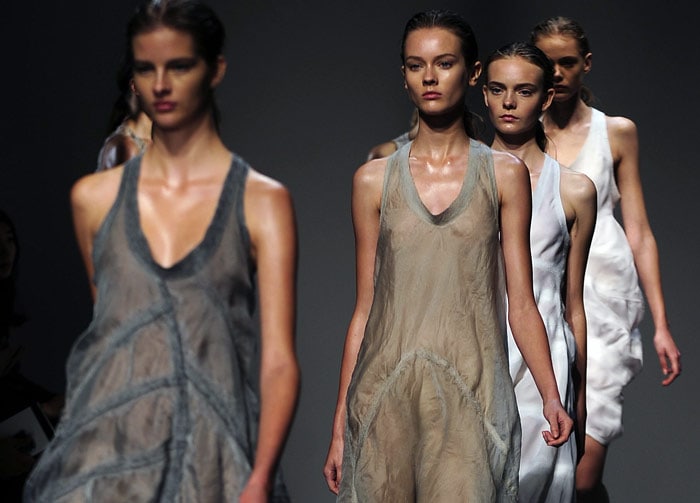 A model displays creation by designer Calvin Klein during the Spring/Summer 2010 Mercedes-Benz Fashion Week on September 17, 2009 in New York. (Pic: AFP)