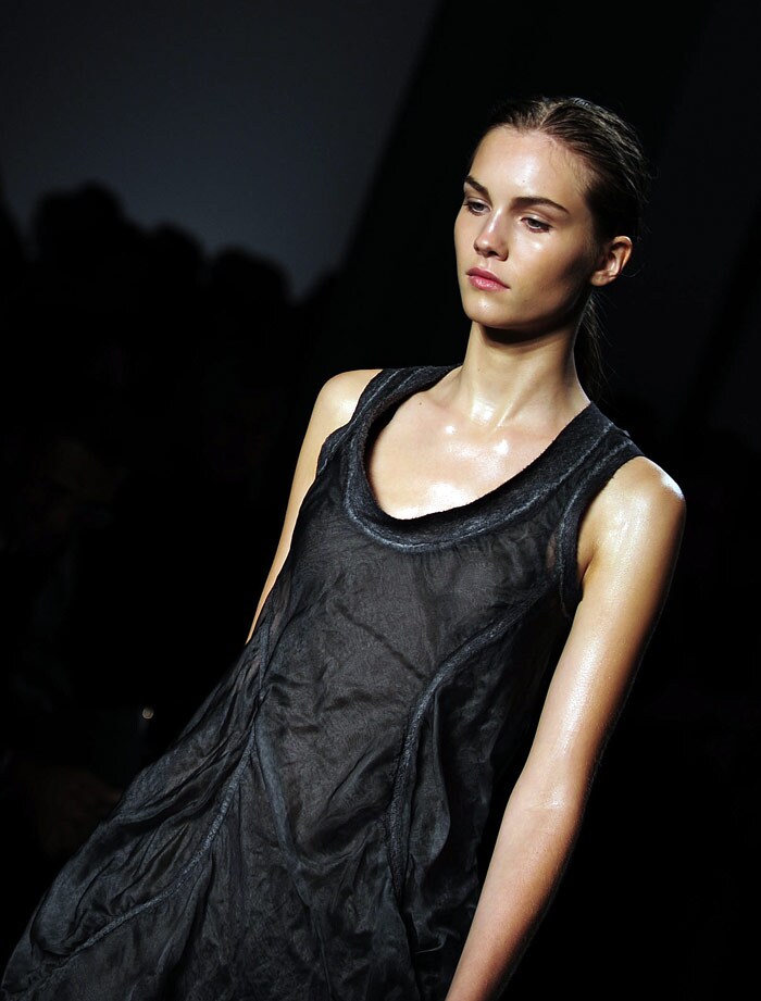 A model displays creation by designer Calvin Klein during the Spring/Summer 2010 Mercedes-Benz Fashion Week on September 17, 2009 in New York. (Pic: AFP)