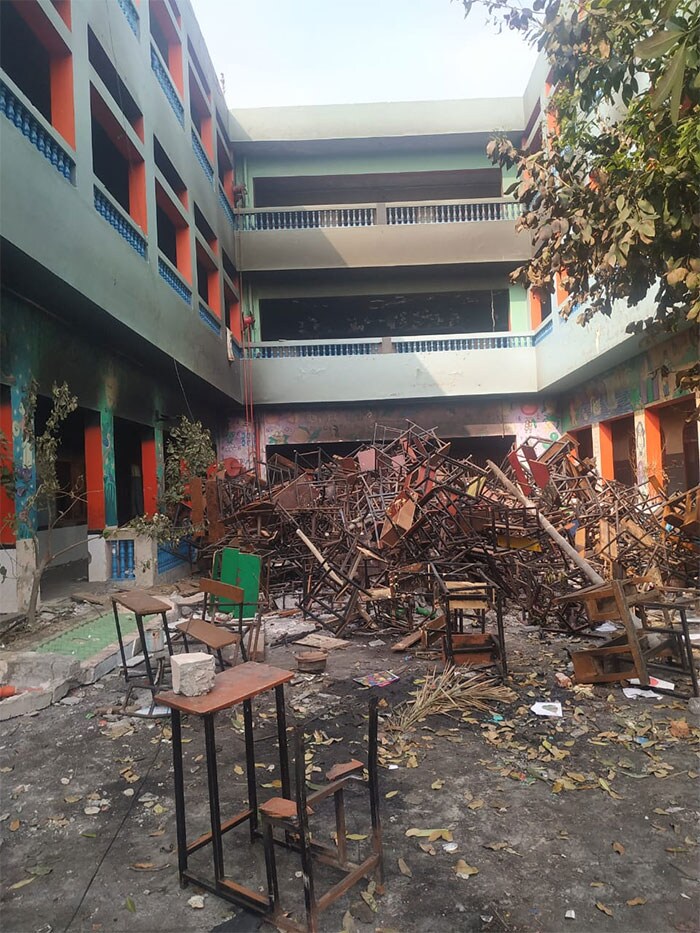 दिल्ली हिंसा: दंगाइयों ने शिव विहार इलाक़े में स्कूलों में भी की गई तोड़फोड़
