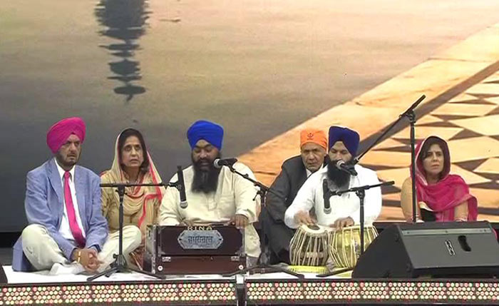 The mega-event commenced with a rendition of Gurbani by the members of the Guru Nanak Society of Greater Cincinnati at the stadium.